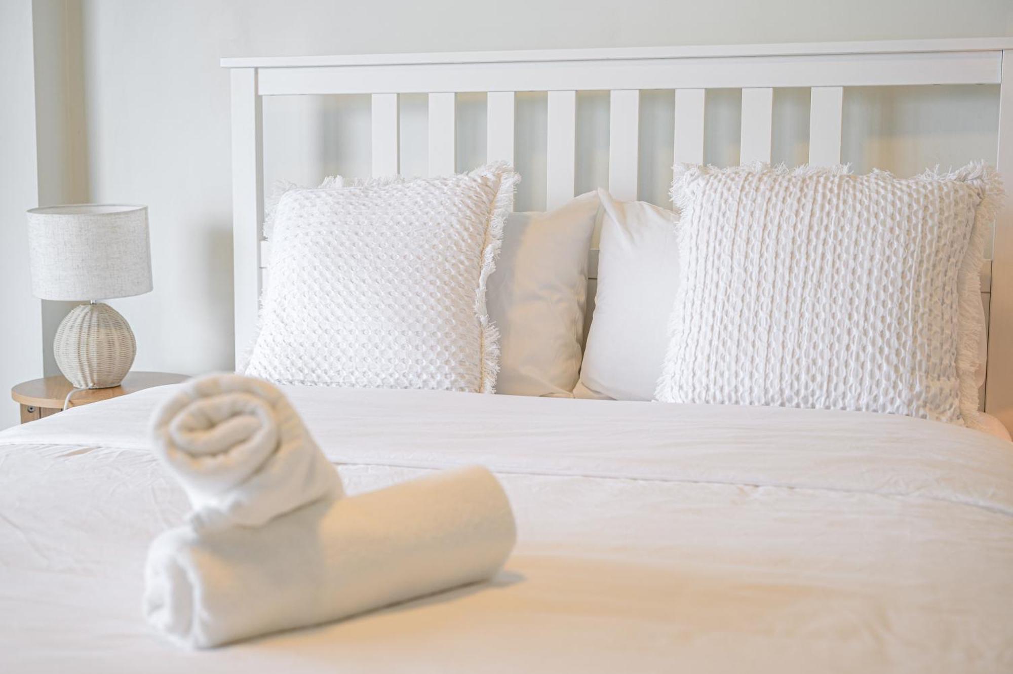Liverpool Adorable 2Br Apt With Free Parking Warwick Farm Luaran gambar