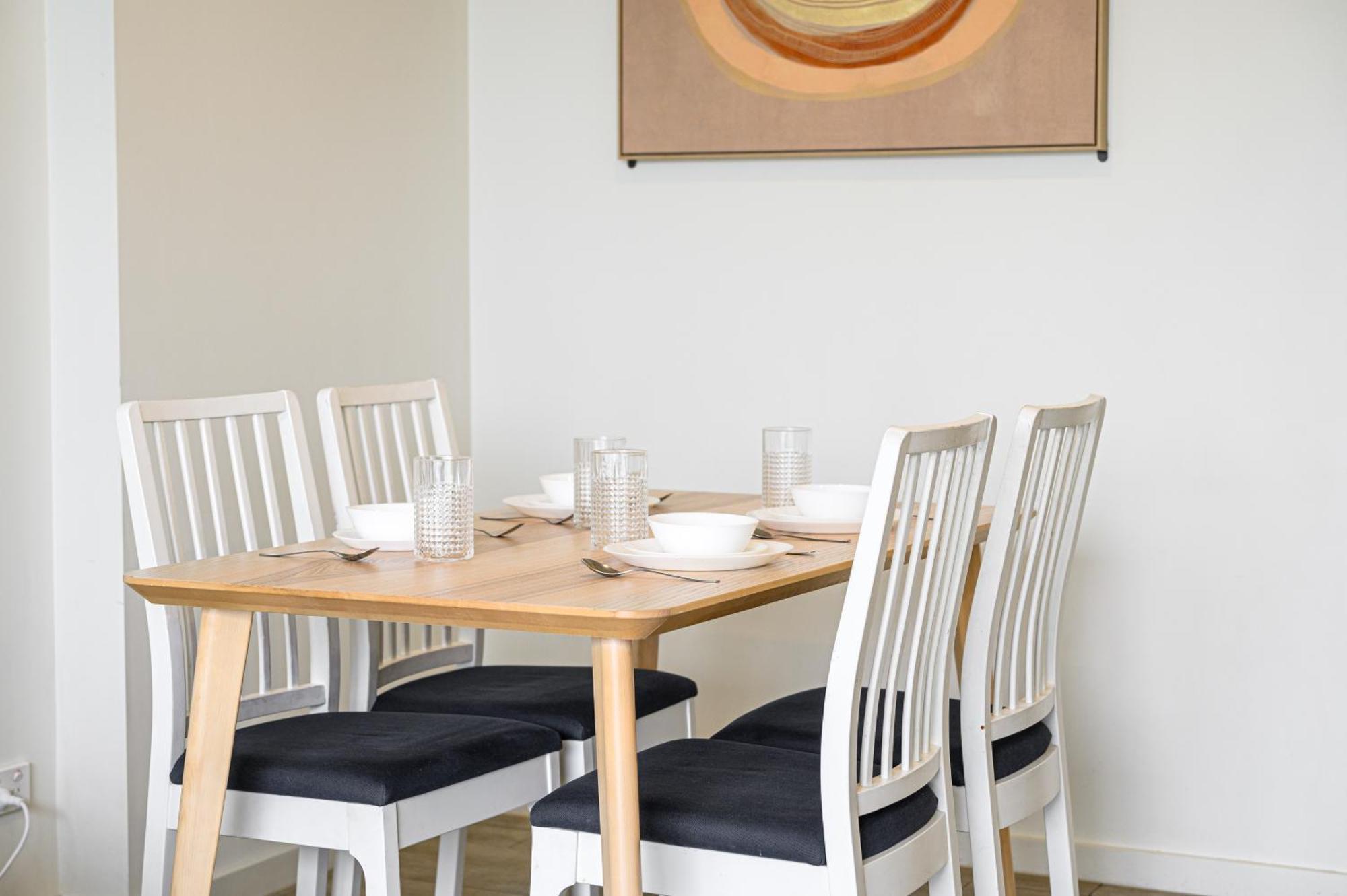 Liverpool Adorable 2Br Apt With Free Parking Warwick Farm Luaran gambar