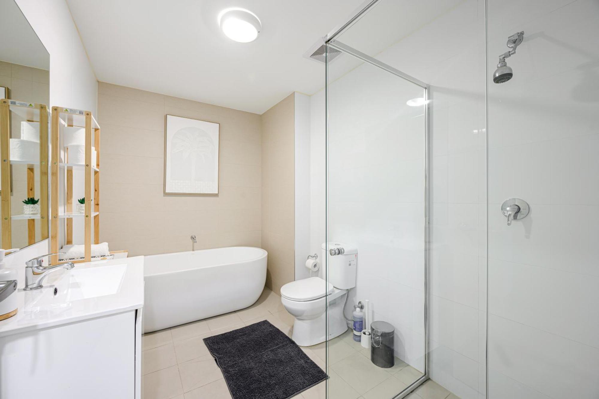 Liverpool Adorable 2Br Apt With Free Parking Warwick Farm Luaran gambar