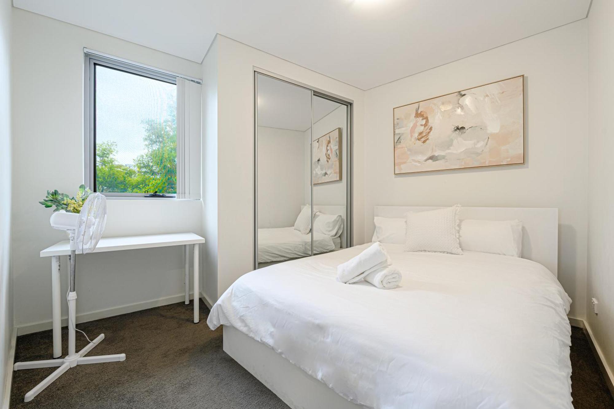 Liverpool Adorable 2Br Apt With Free Parking Warwick Farm Luaran gambar
