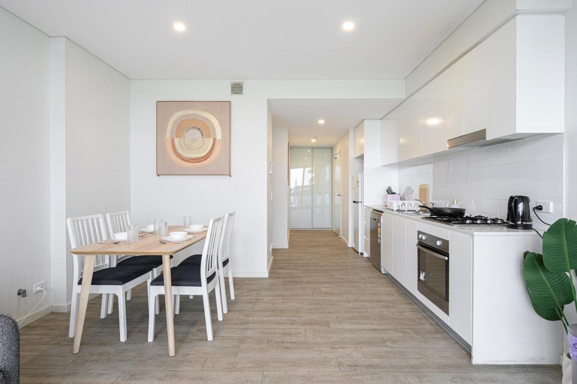 Liverpool Adorable 2Br Apt With Free Parking Warwick Farm Luaran gambar